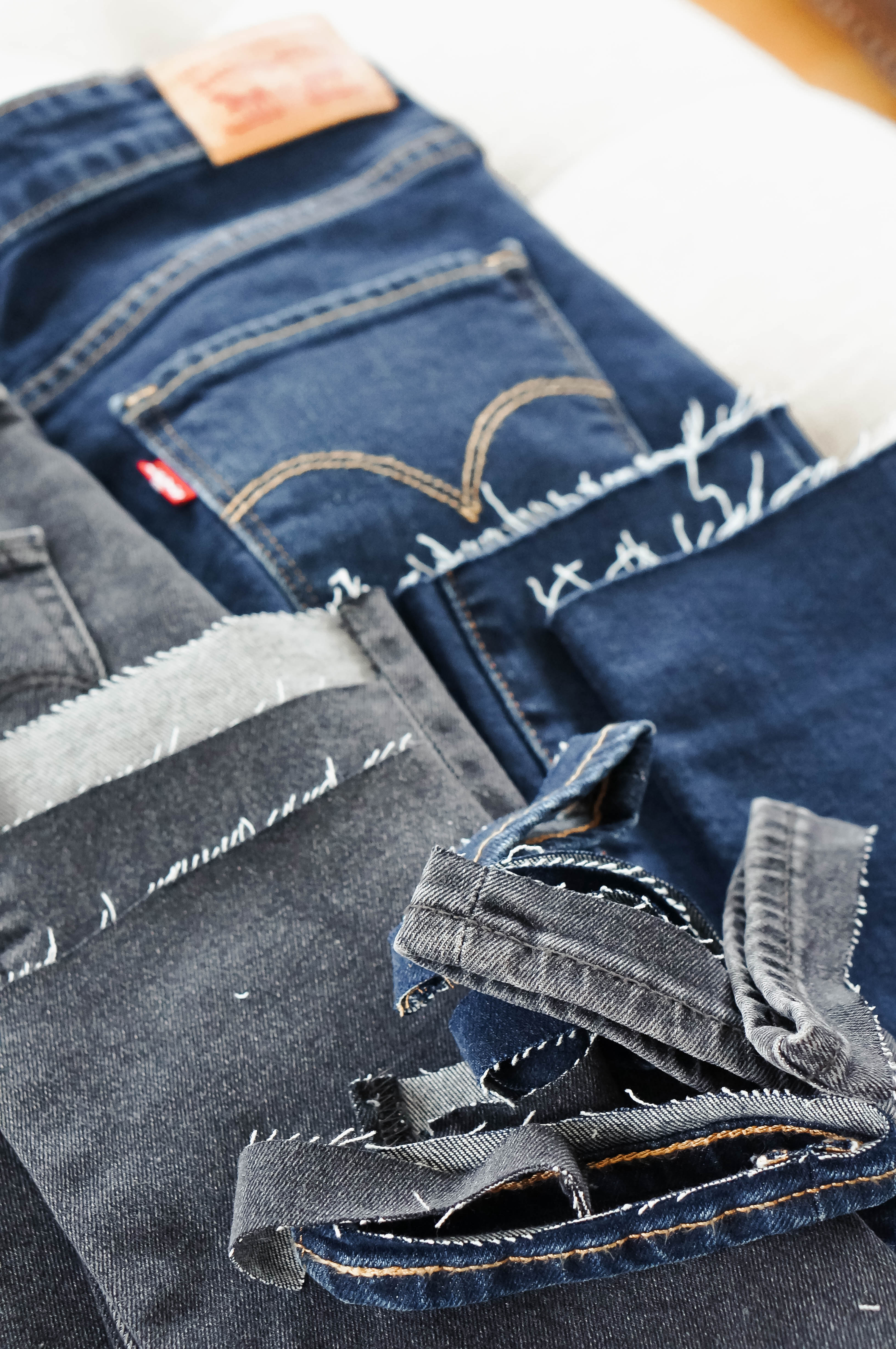 Turn jeans into cuffed capris!!  Trendy sewing, Jeans diy, Diy clothes