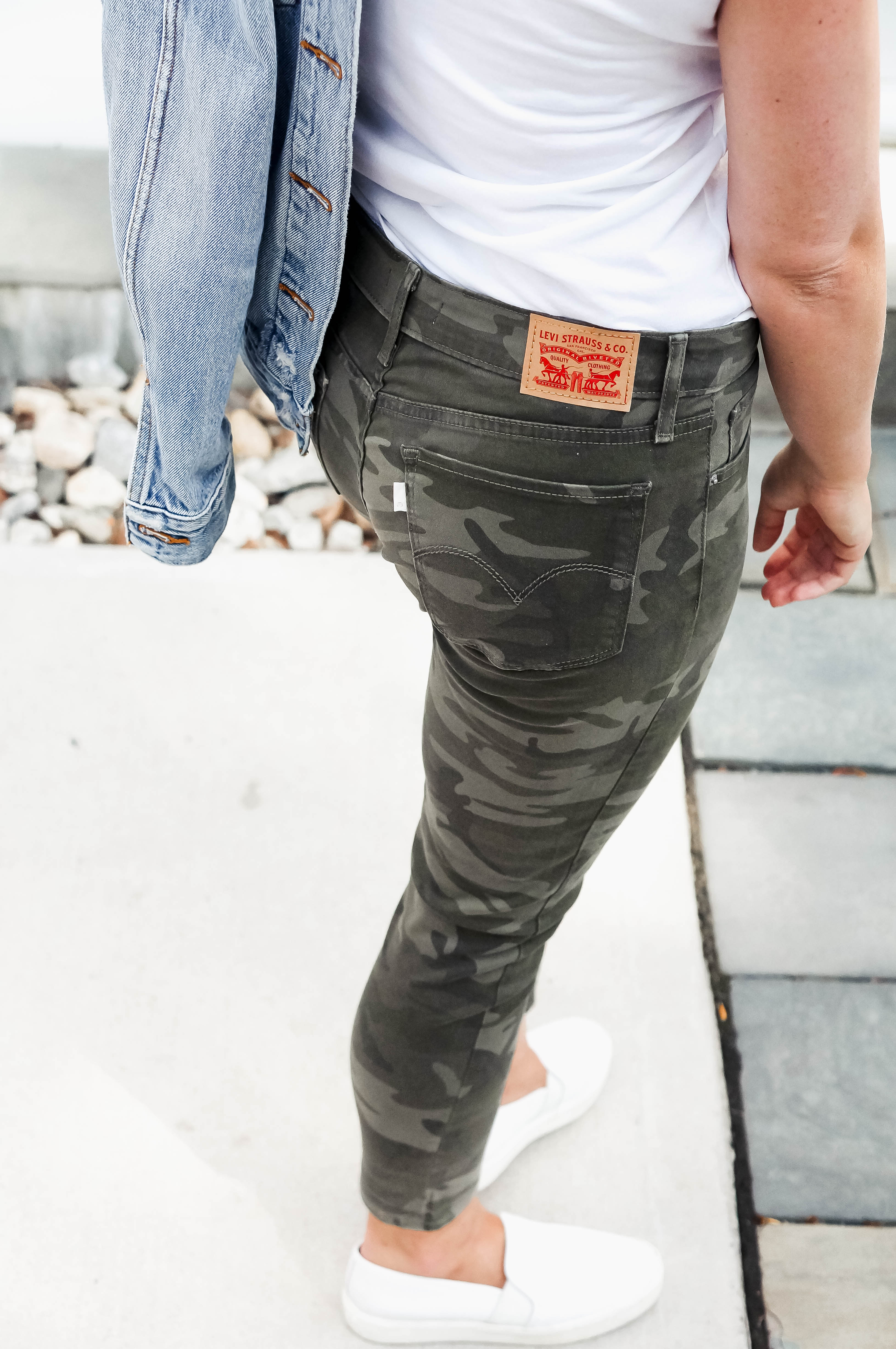 Everyday Trends For Fall With Levi's Camo Jeans