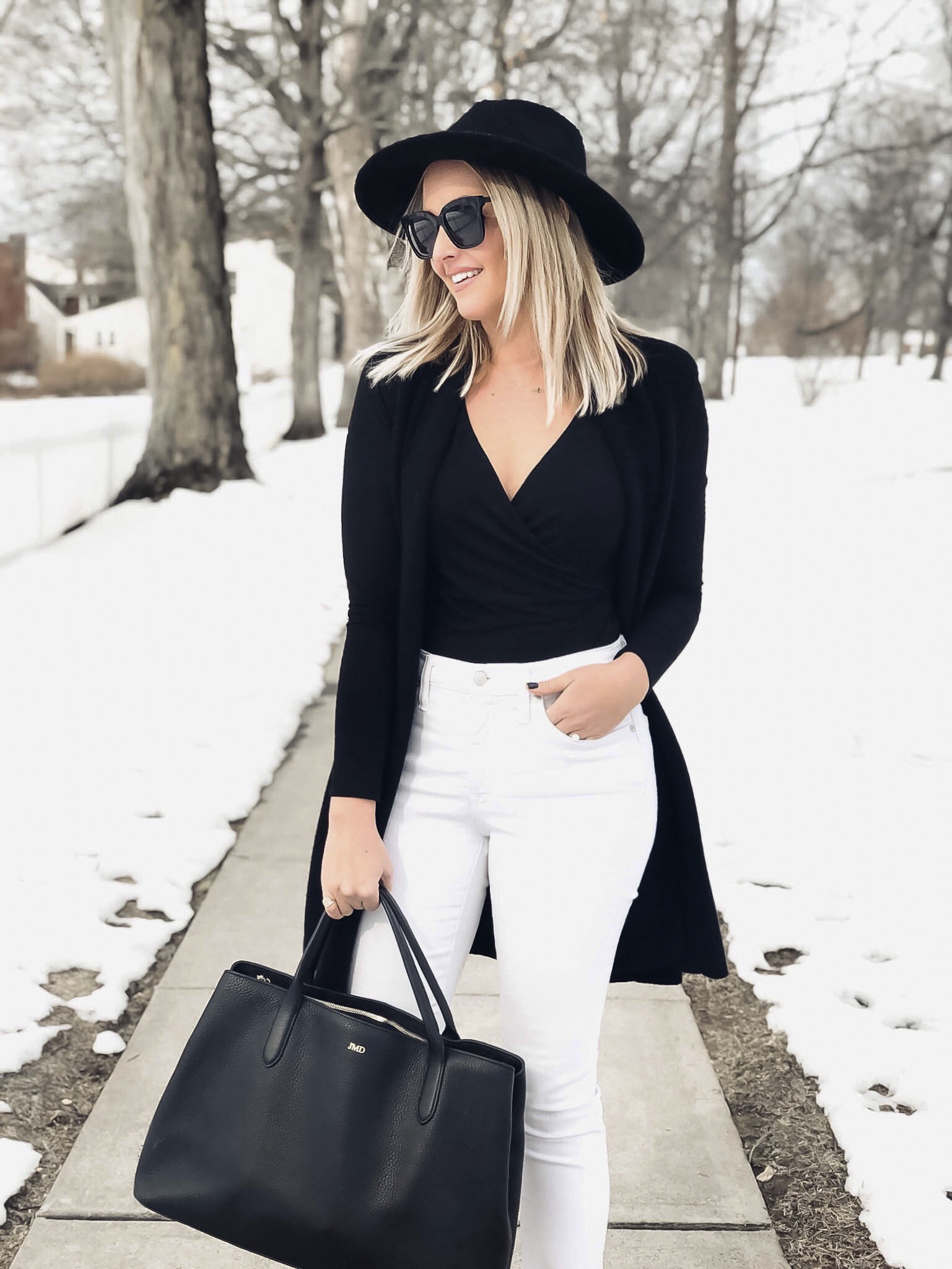 How To Style White Jeans In Winter