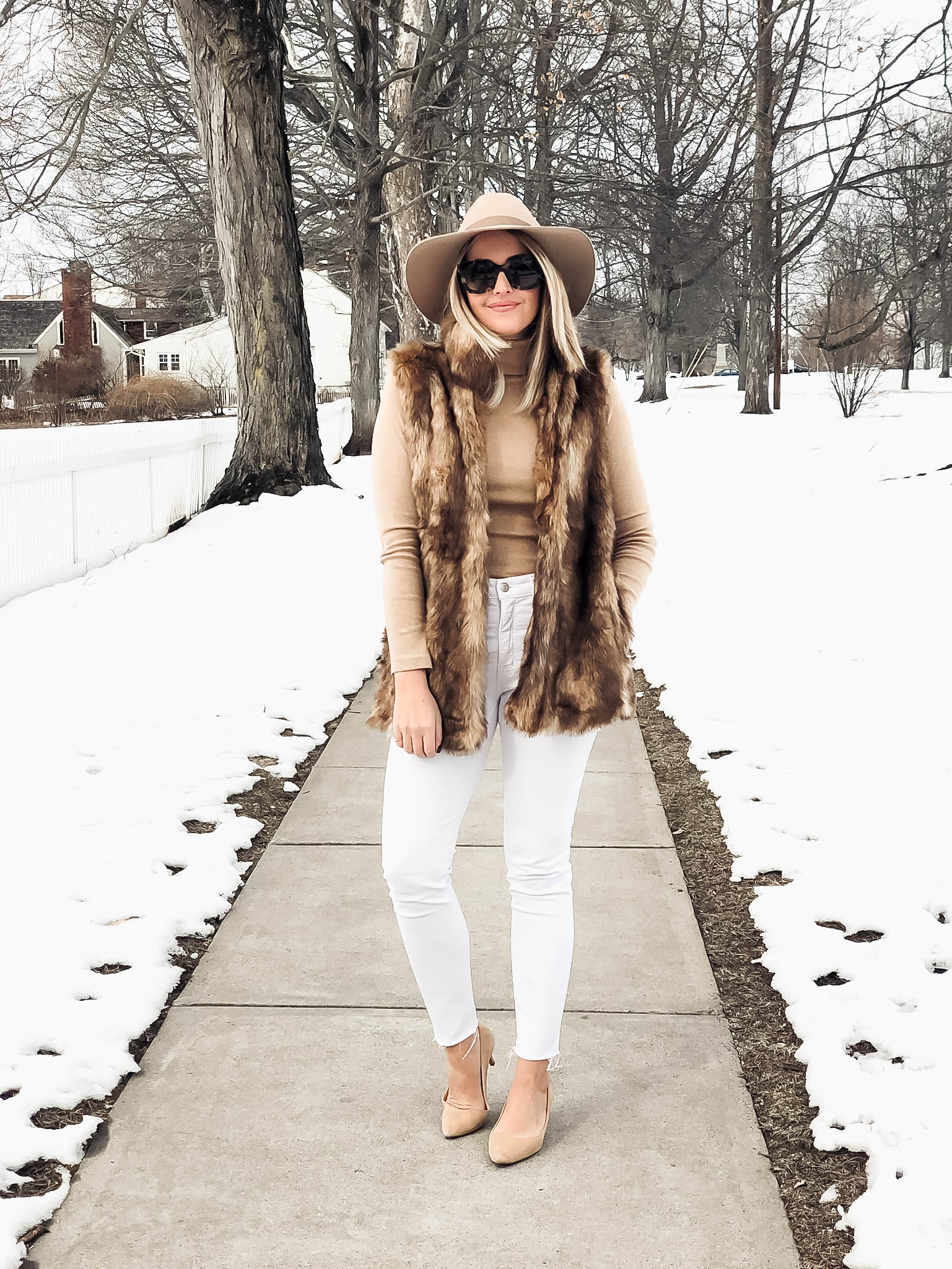 White Jeans and Fur Outfit Idea