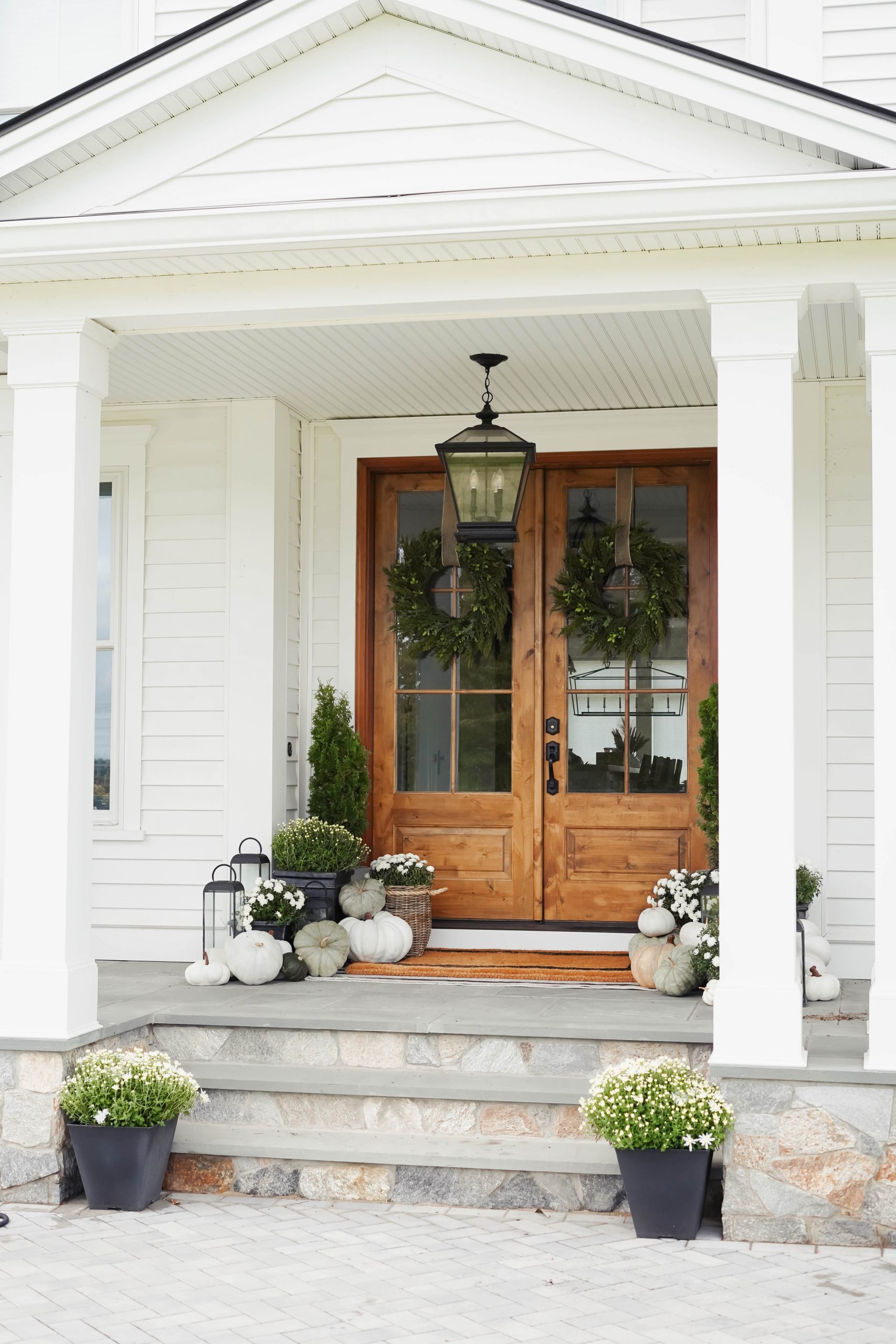 How-to-Decorate-Your-Front-Porch-Door-for-Fall_-13 - Red White & Denim