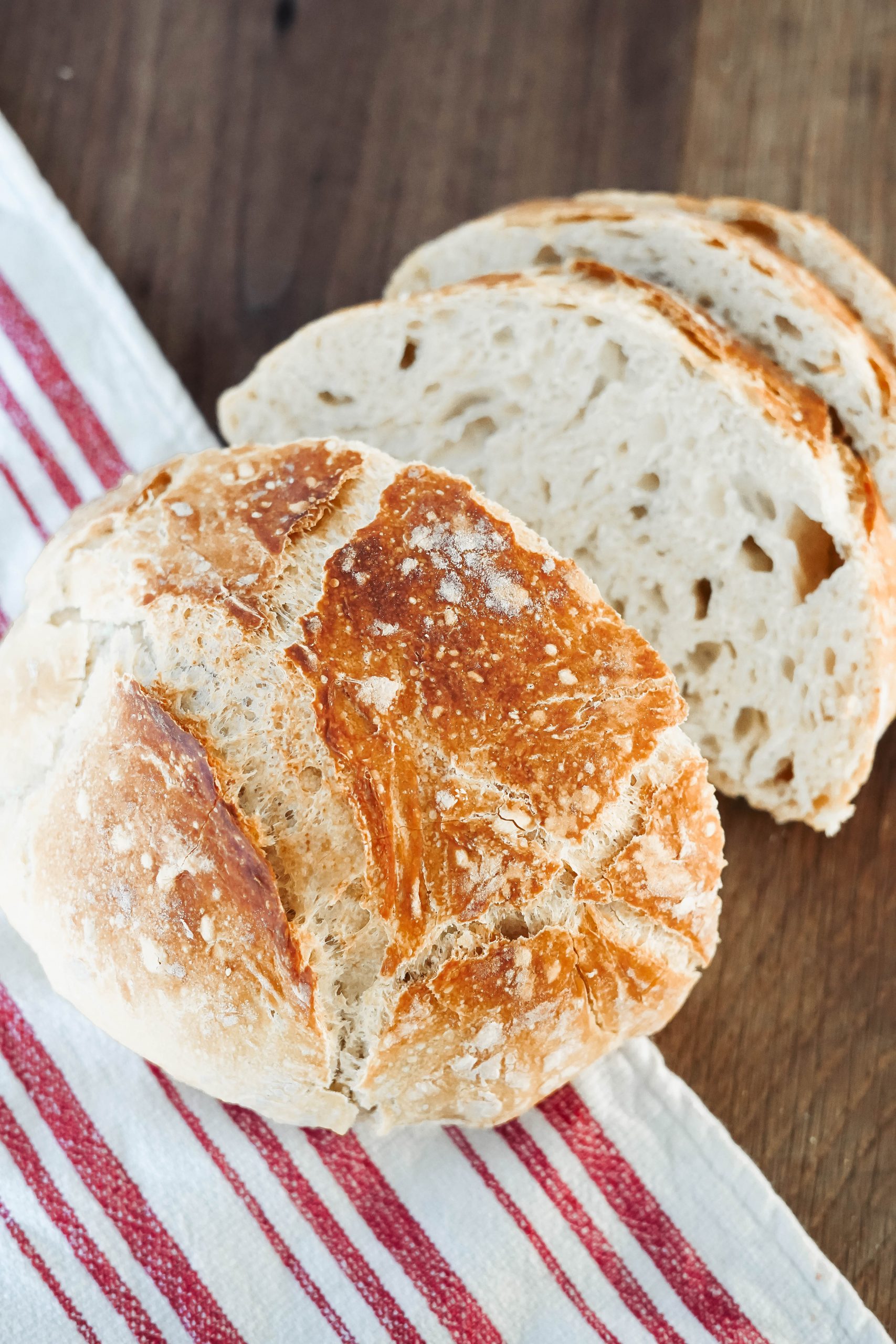 https://redwhitedenim.com/wp-content/uploads/2021/01/Easy-Dutch-Oven-Bread-Recipe-No-Knead-10-scaled.jpg